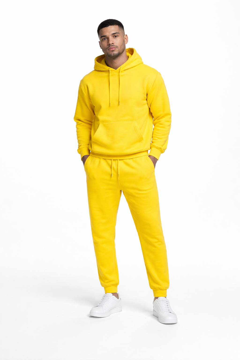 חליפת טרנינג לגברים צבע צהוב נוח לעבודה ולבית